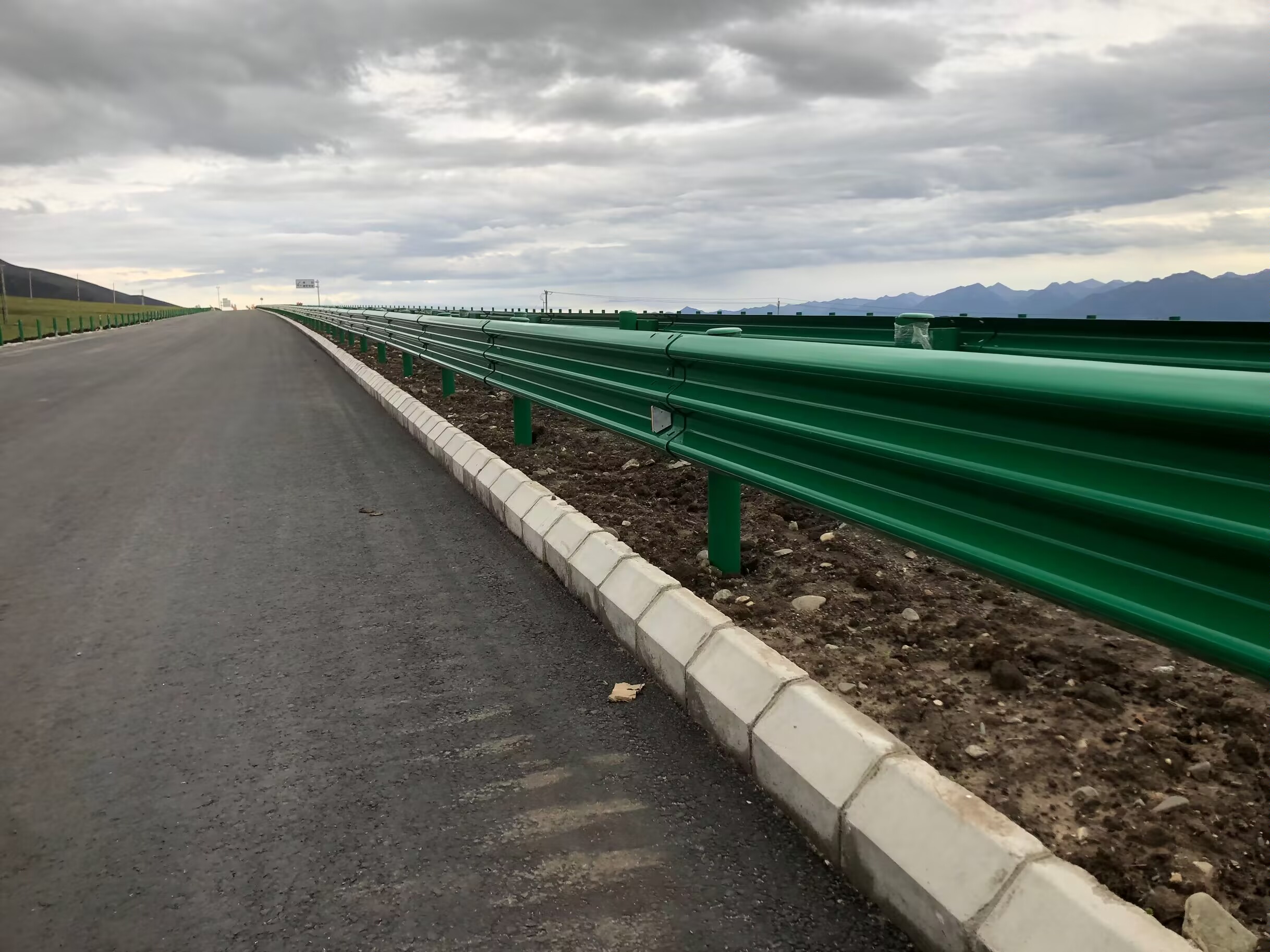 沿滩区乡村公路波形护栏波形护栏板 - 推荐